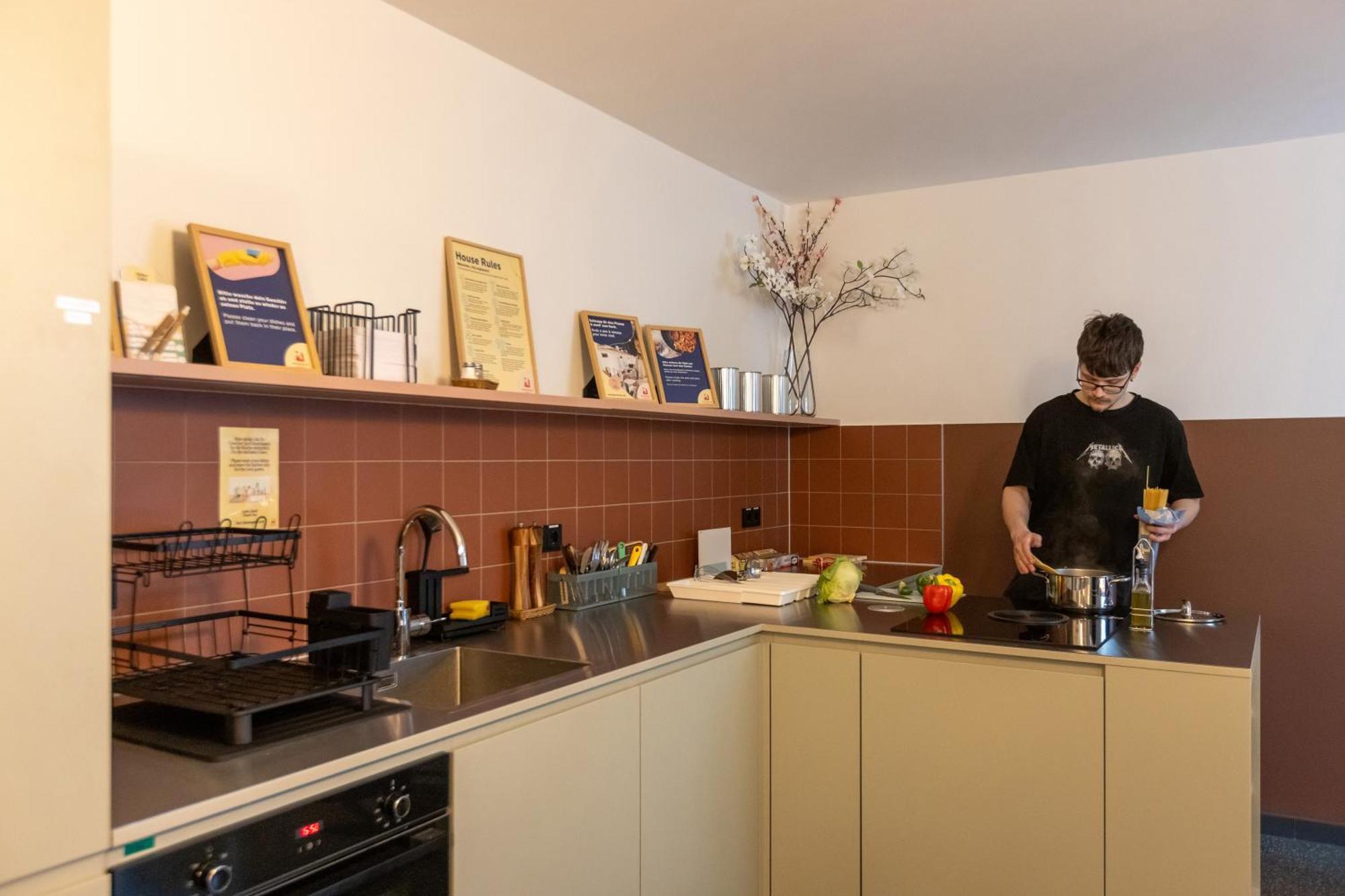 Meininger Hotel Berlin Mitte — Photos 1